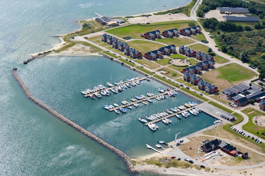 Luftfoto 15.08.2013: Lemvig marina, feriecenter, sejlklub og roklub