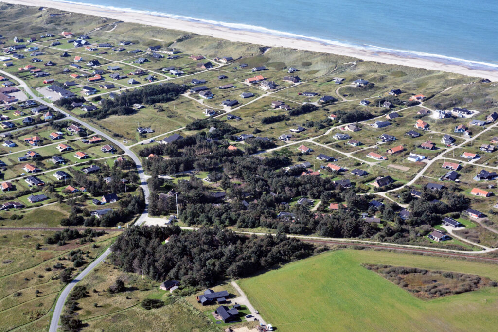 Victoria Street Station, trinbræt for VLTJ, ved indkørslen til Vejlby Klit feriehusområde